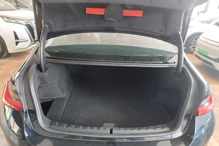 Used BMW i3 2022 eDrive 35 L Trunk