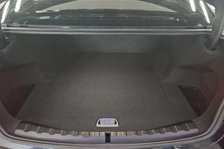 Used BMW i3 2022 eDrive 35 L Trunk
