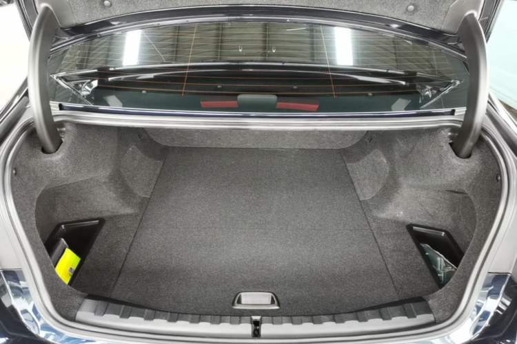 Used BMW i3 2022 eDrive 35 L Trunk