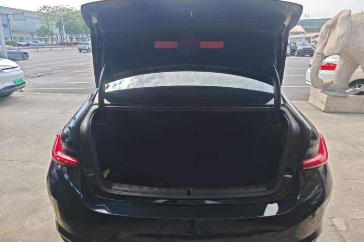 Used BMW i3 2022 eDrive 35 L Trunk