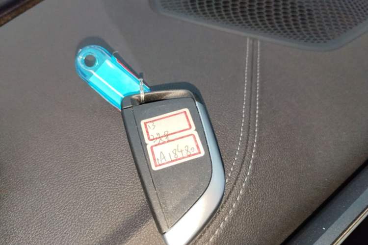 Used BMW i3 2022 eDrive 35 L Vehicle Key