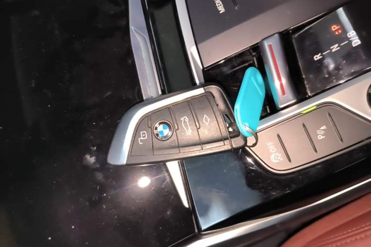 Used BMW i3 2022 eDrive 35 L Vehicle Key