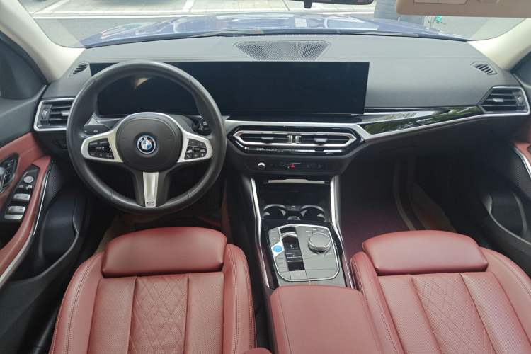 Used BMW i3 2022 eDrive 35 L Center Console