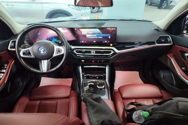 Used BMW i3 2022 eDrive 35 L Center Console