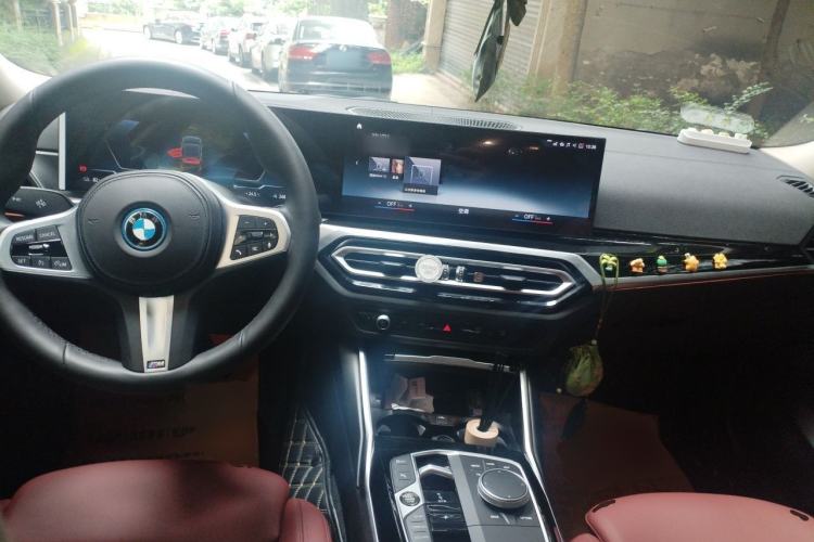 Used BMW i3 2022 eDrive 35 L Center Console