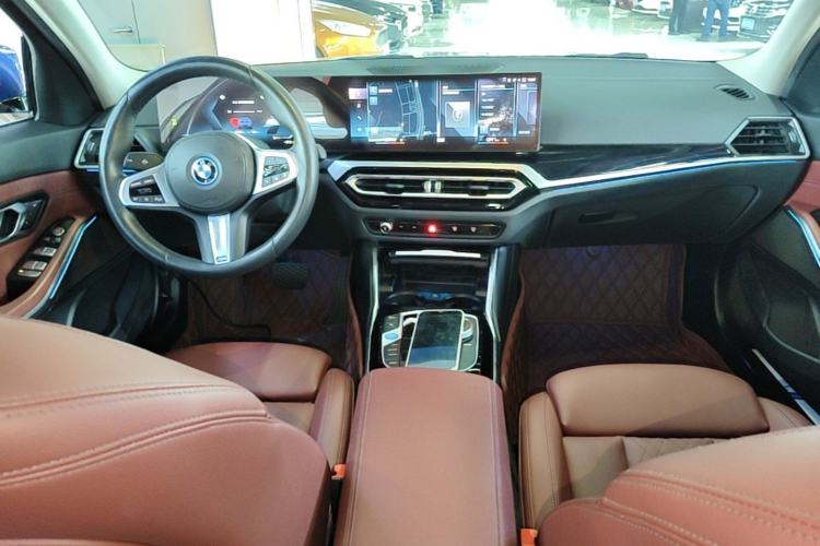 Used BMW i3 2022 eDrive 35 L Center Console