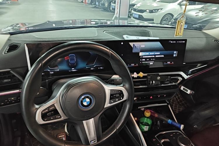 Used BMW i3 2022 eDrive 35 L Center Console