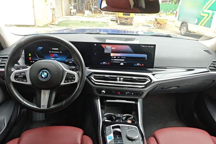 Used BMW i3 2022 eDrive 35 L Center Console