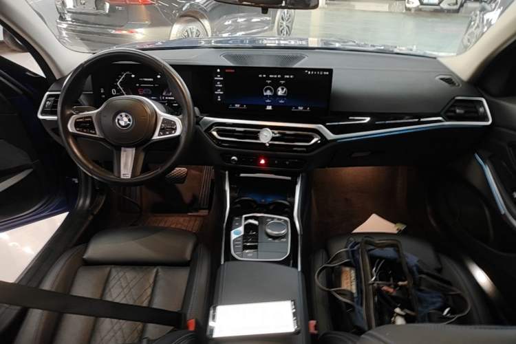 Used BMW i3 2022 eDrive 35 L Center Console