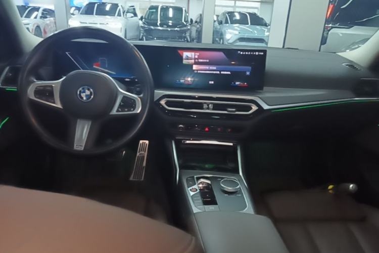Used BMW i3 2022 eDrive 35 L Center Console