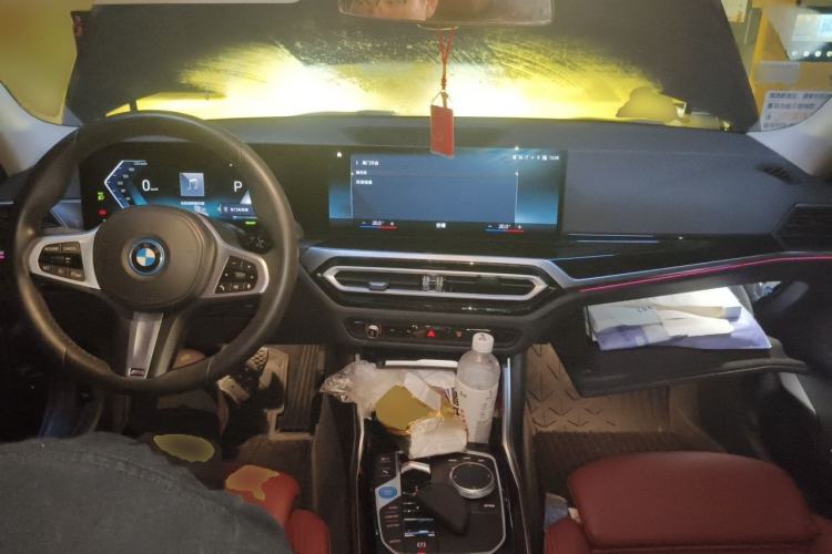 Used BMW i3 2022 eDrive 35 L Center Console