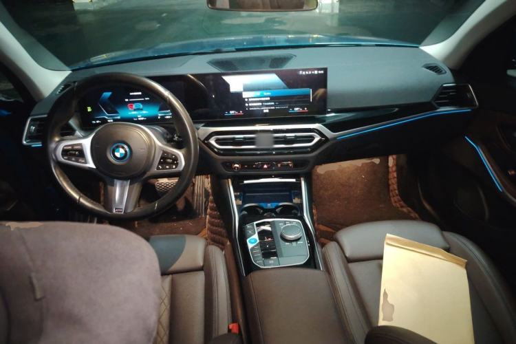 Used BMW i3 2022 eDrive 35 L Center Console