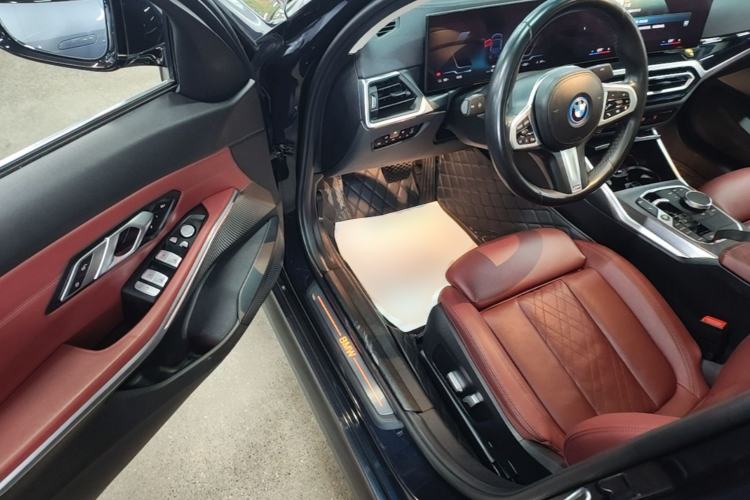 Used BMW i3 2022 eDrive 35 L Driver Seat