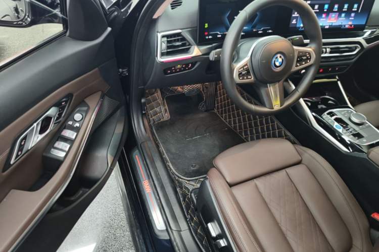 Used BMW i3 2022 eDrive 35 L Driver Seat
