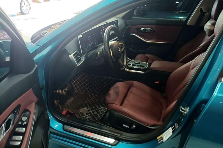 Used BMW i3 2022 eDrive 35 L Driver Seat