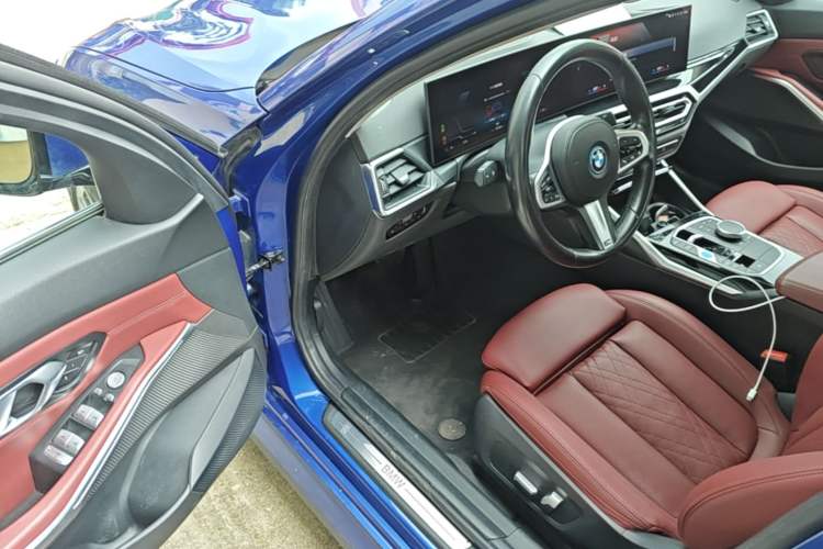 Used BMW i3 2022 eDrive 35 L Driver Seat