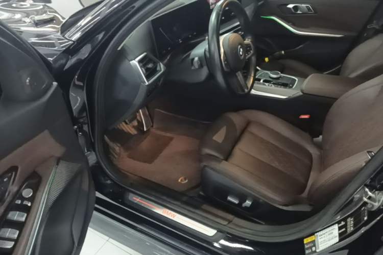 Used BMW i3 2022 eDrive 35 L Driver Seat