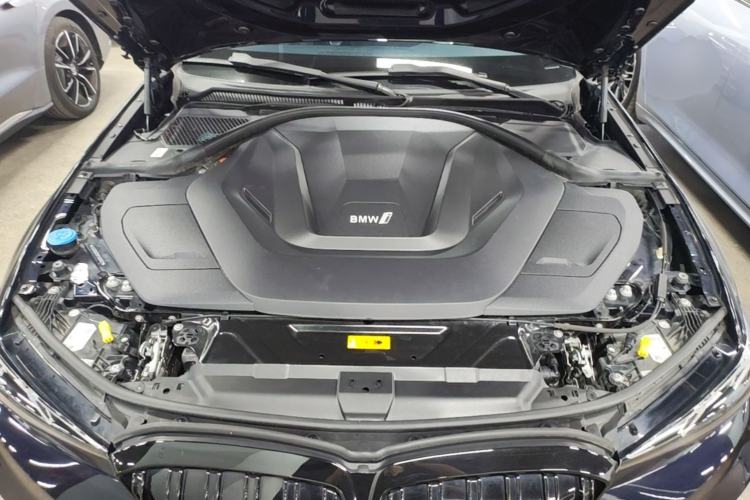 Used BMW i3 2022 eDrive 35 L Engine Bay