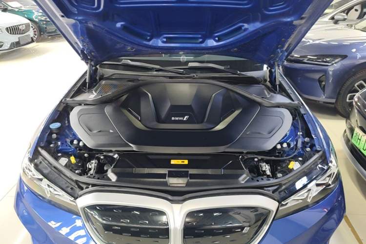 Used BMW i3 2022 eDrive 35 L Engine Bay