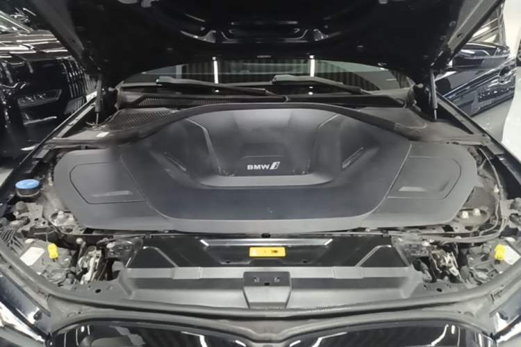Used BMW i3 2022 eDrive 35 L Engine Bay