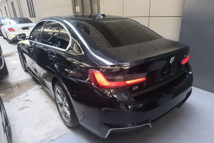 Used BMW i3 2022 eDrive 35 L Exterior 2