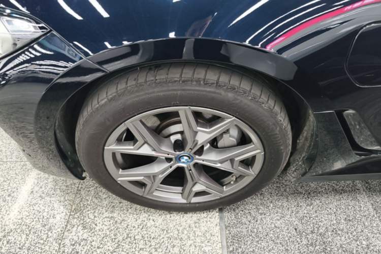 Used BMW i3 2022 eDrive 35 L Exterior 4