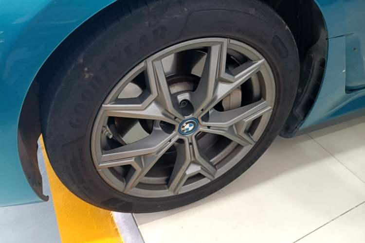 Used BMW i3 2022 eDrive 35 L Exterior 4