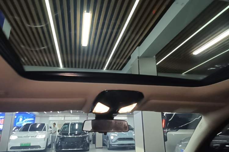 Used BMW i3 2022 eDrive 35 L Headliner