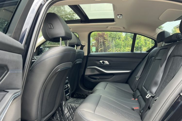 Used BMW i3 2022 eDrive 35 L Interior 1