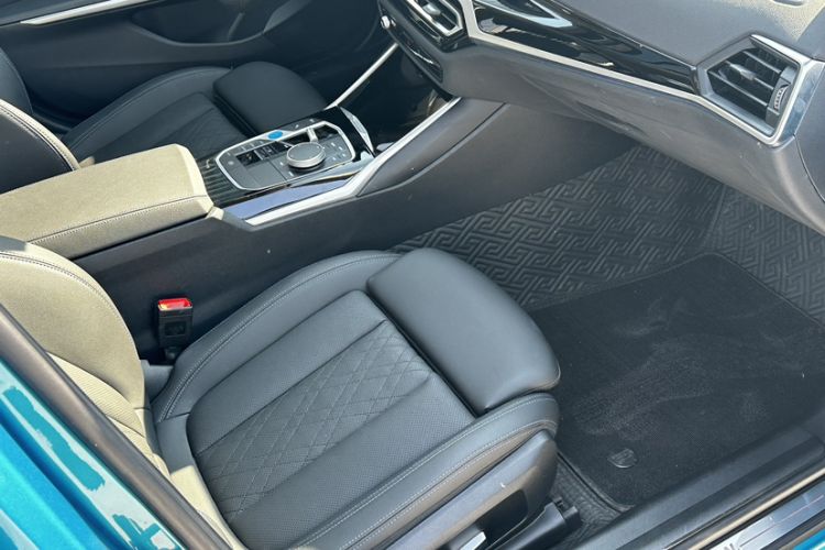 Used BMW i3 2022 eDrive 35 L Interior 1