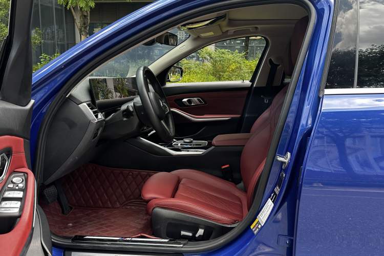 Used BMW i3 2022 eDrive 35 L Interior 2