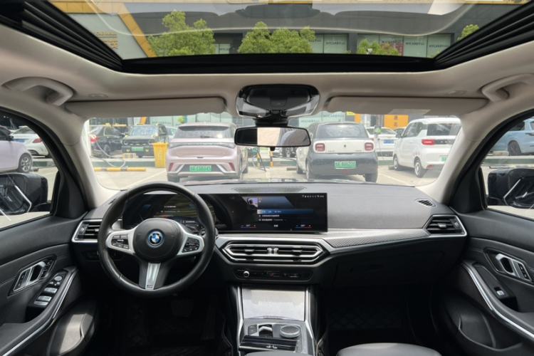 Used BMW i3 2022 eDrive 35 L Interior 2