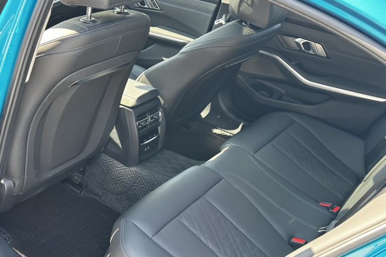 Used BMW i3 2022 eDrive 35 L Interior 2