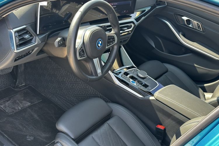 Used BMW i3 2022 eDrive 35 L Interior 3
