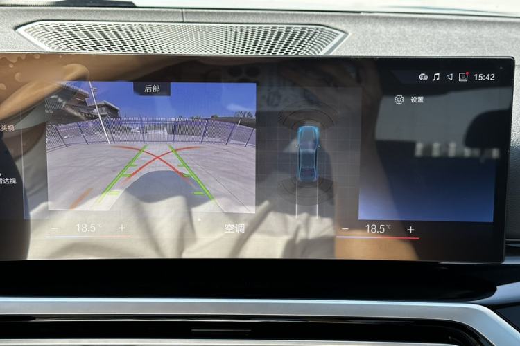 Used BMW i3 2022 eDrive 35 L Interior 4