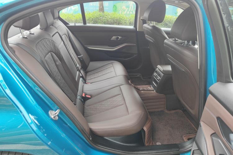 Used BMW i3 2022 eDrive 35 L Interior 6