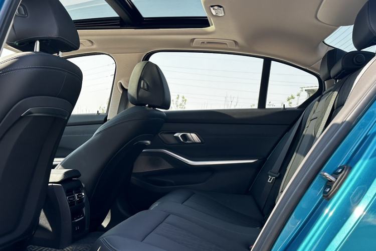 Used BMW i3 2022 eDrive 35 L Interior 6