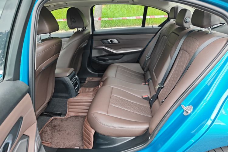 Used BMW i3 2022 eDrive 35 L Interior 7