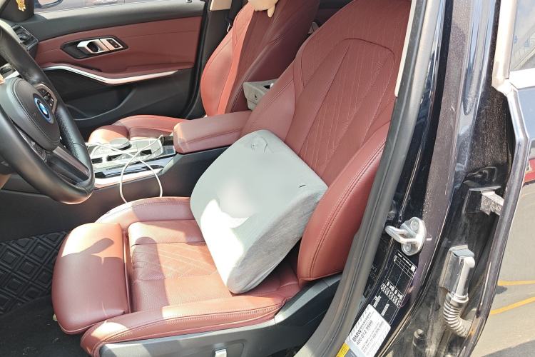Used BMW i3 2022 eDrive 35 L Left Front Seat