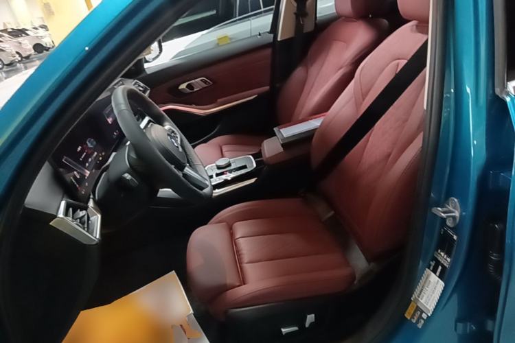 Used BMW i3 2022 eDrive 35 L Left Front Seat