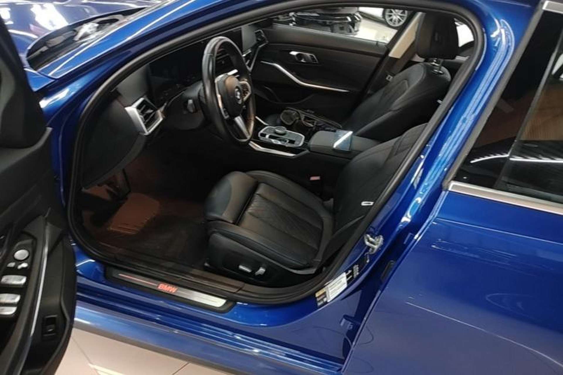 Used BMW i3 2022 eDrive 35 L Left Front Seat