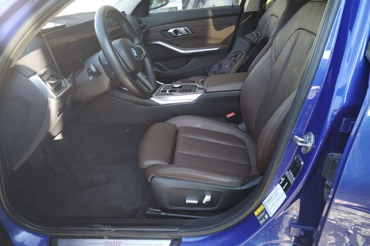 Used BMW i3 2022 eDrive 35 L Left Front Seat