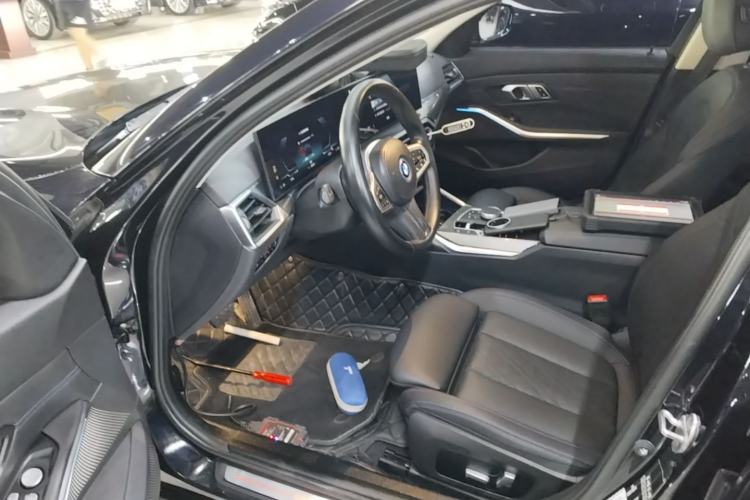 Used BMW i3 2022 eDrive 35 L Left Front Seat