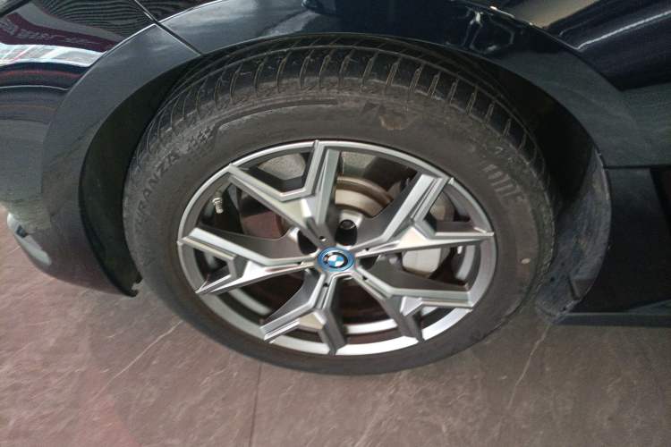 Used BMW i3 2022 eDrive 35 L Left Front Wheel Hub