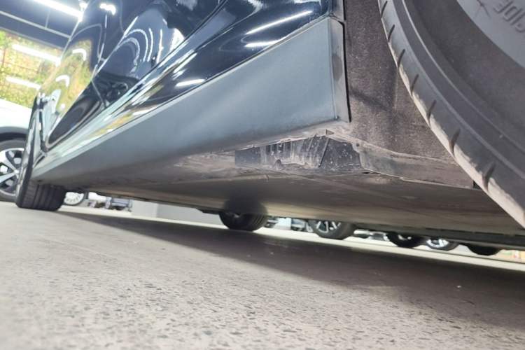 Used BMW i3 2022 eDrive 35 L Left Side Sill