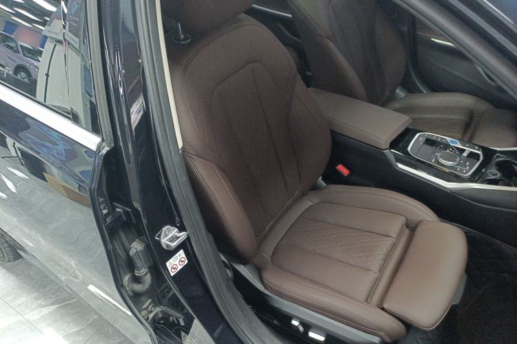 Used BMW i3 2022 eDrive 35 L Right Front Seat