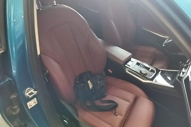 Used BMW i3 2022 eDrive 35 L Right Front Seat