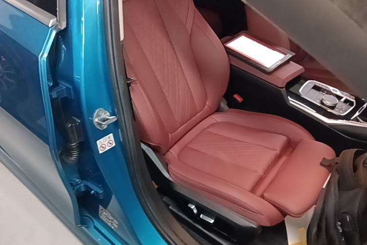 Used BMW i3 2022 eDrive 35 L Right Front Seat