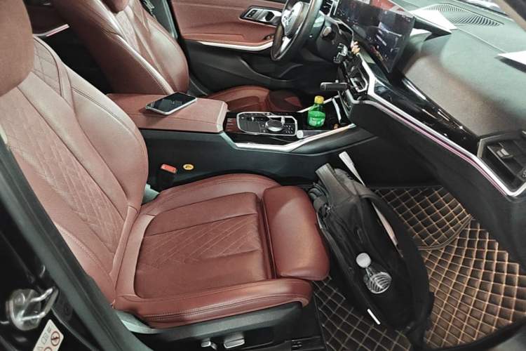 Used BMW i3 2022 eDrive 35 L Right Front Seat