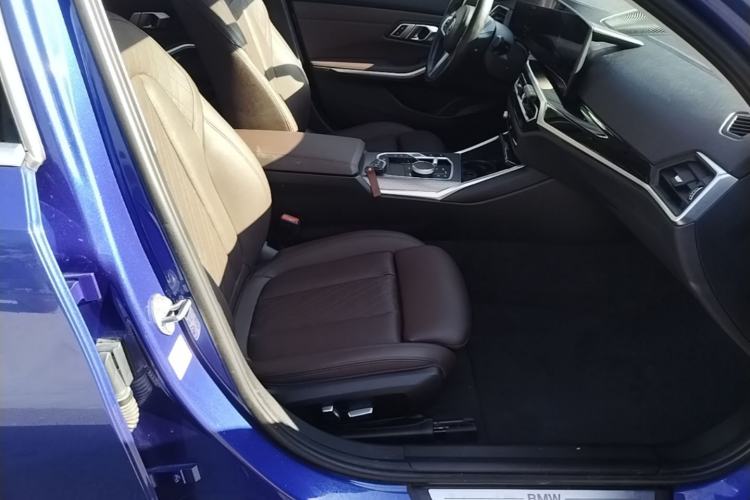 Used BMW i3 2022 eDrive 35 L Right Front Seat